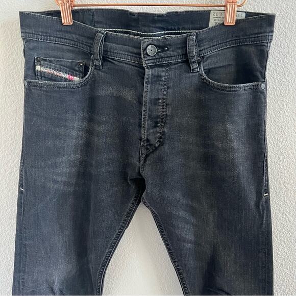 Diesel Men's Tepphar Slim Carrot Jeans Black Wash Button Fly W27 L32 - Picture 2 of 13